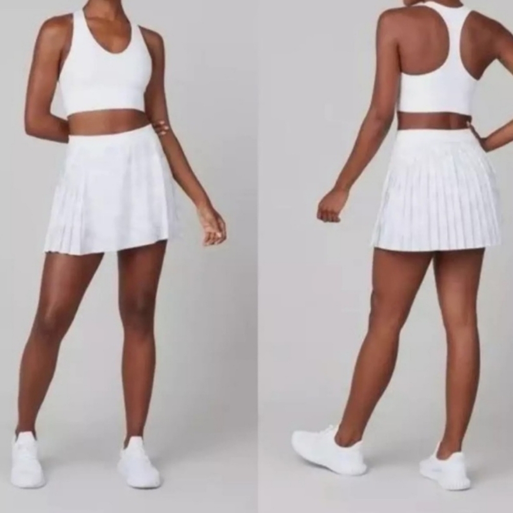 SPANX NWT The Get Moving Pleated Skort White & Gray